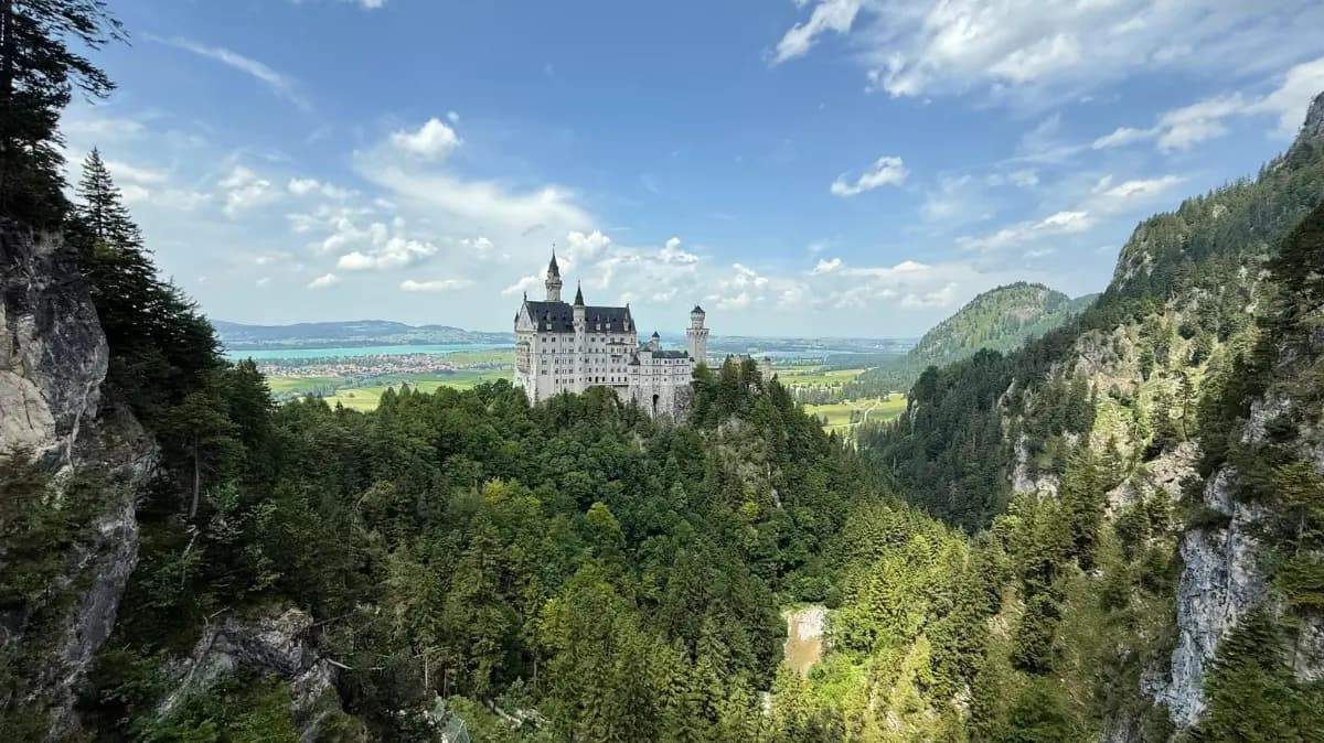 Region Forggensee Landschaft mit Bergen und See